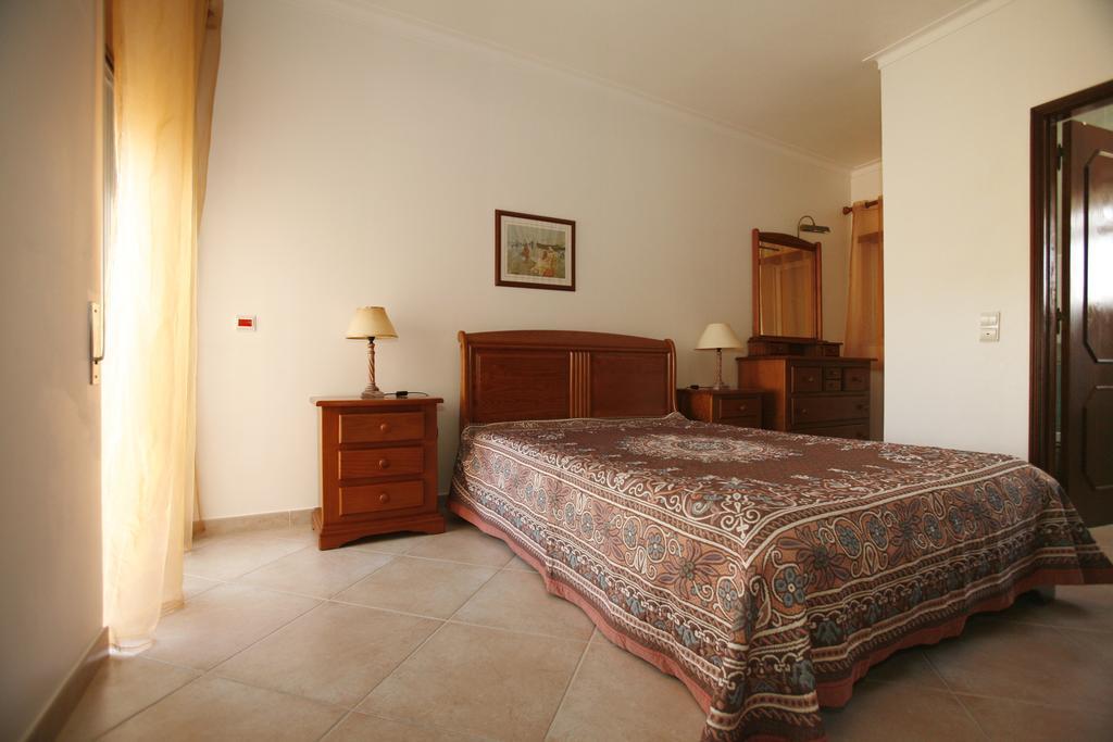 Apartamentos Coral Do Vau ปอร์ติเมา ห้อง รูปภาพ